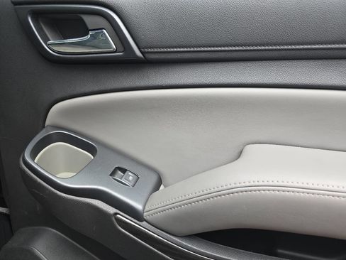 Used 2015 Chevrolet Tahoe LT image 31