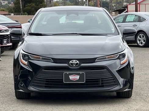 Used 2025 Toyota Corolla LE FWD image 11