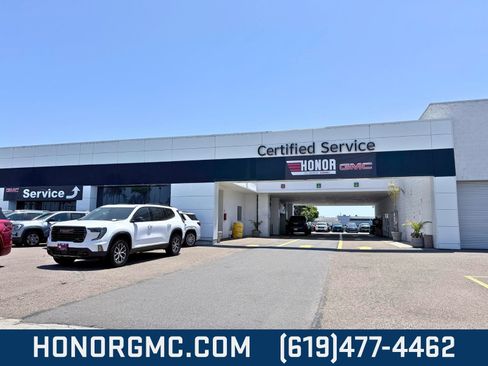 Used 2024 GMC Terrain SLE FWD image 34