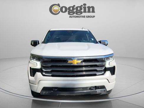Used 2023 Chevrolet Silverado 1500 High Country w/ High Country Premium Package AWD/4WD image 8