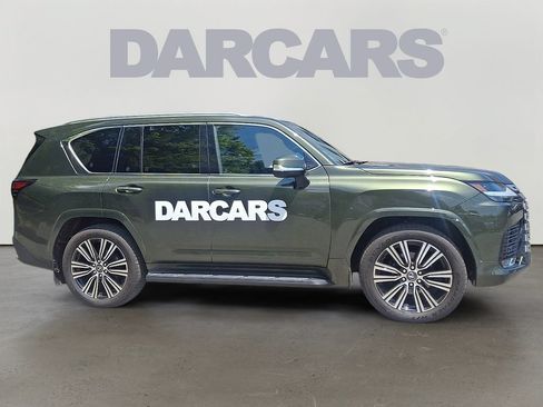Used 2025 Lexus LX 600 4WD w/ Accessory Package (2T) image 8