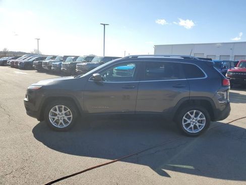 Used 2016 Jeep Cherokee Latitude w/ Cold Weather Group image 7