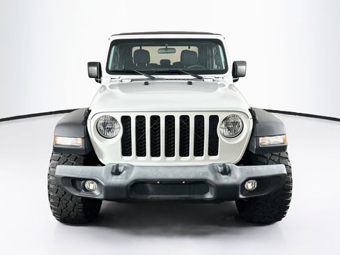 Used 2020 Jeep Gladiator Sport AWD/4WD image 2