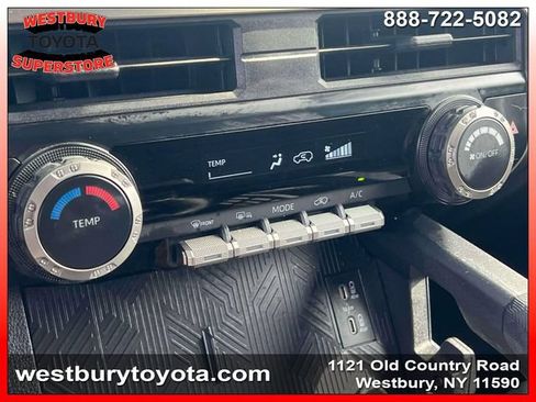 Used 2025 Toyota 4Runner SR5 AWD/4WD image 33