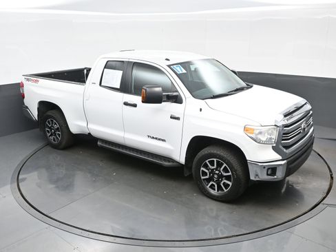 Used 2017 Toyota Tundra SR5 image 37