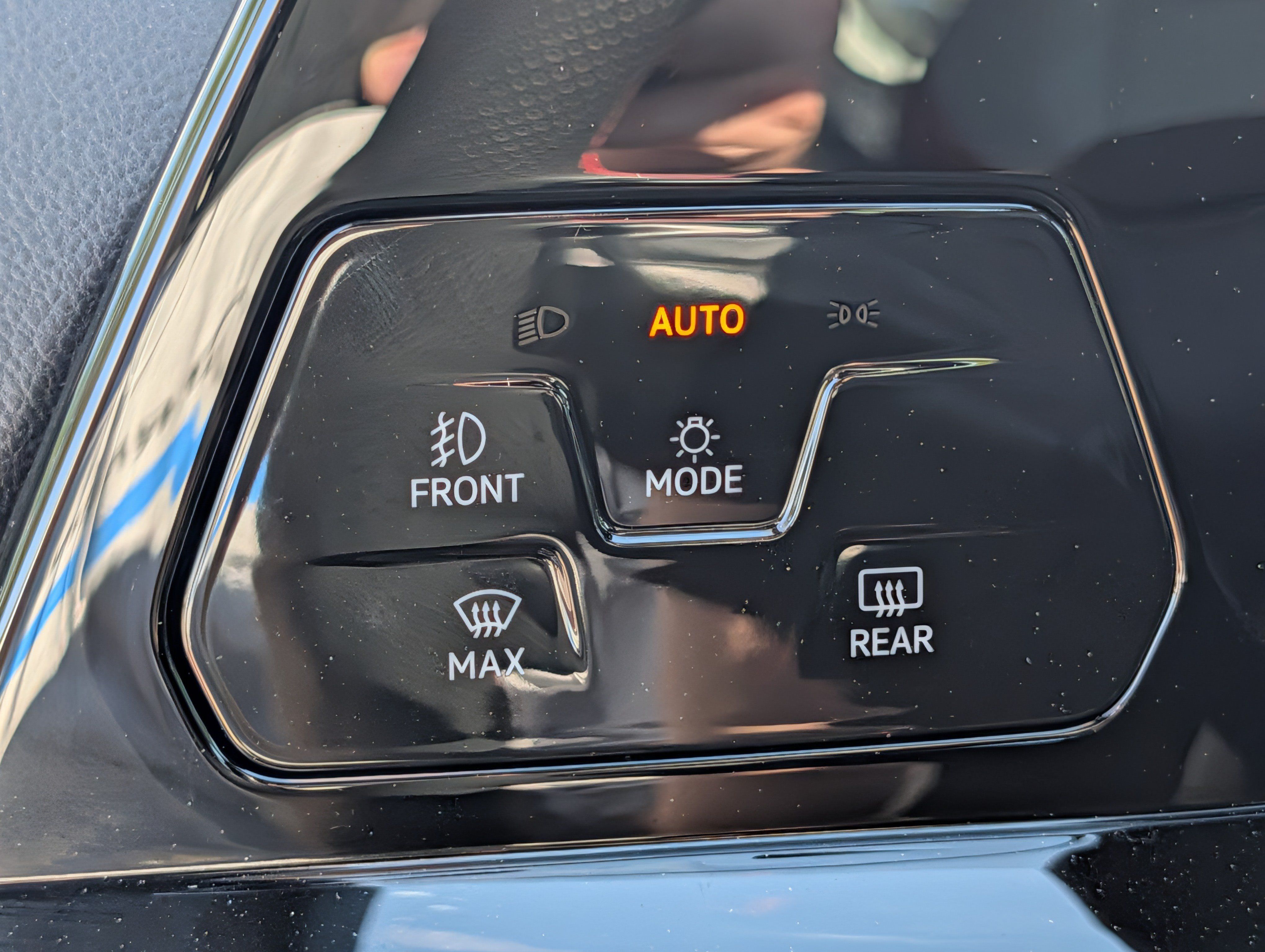 Certified 2024 Volkswagen GTI SE FWD image 26