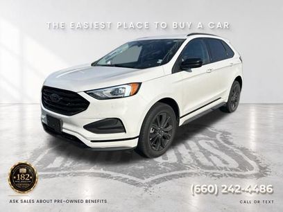 Used 2022 Ford Edge SE w/ Black Appearance Package