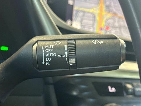 Certified 2020 Lexus ES 300h w/ Premium Package FWD image 32