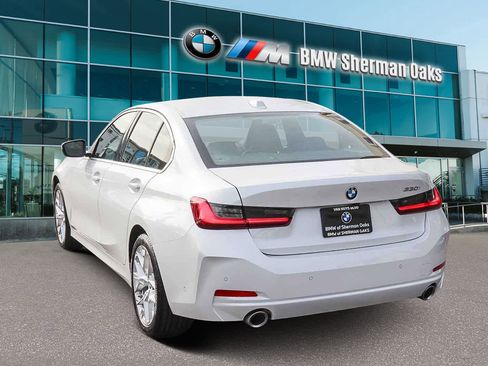 Used 2025 BMW 330i Sedan w/ Premium Package image 6