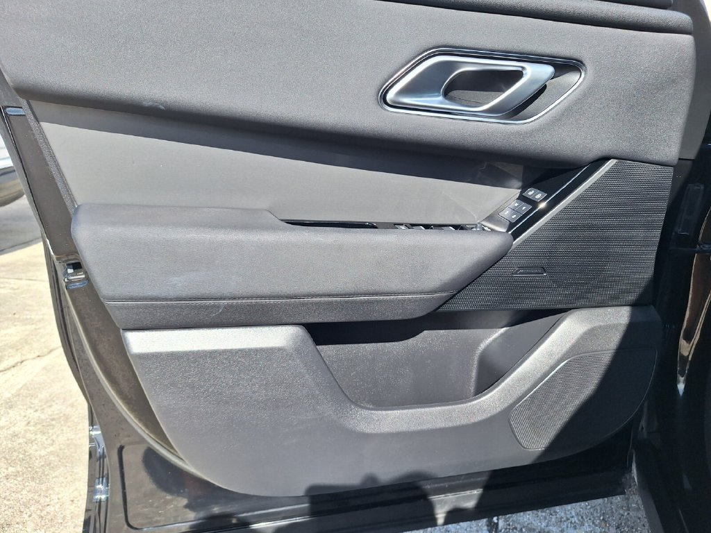 Used 2025 Land Rover Range Rover Velar Dynamic SE AWD/4WD image 33