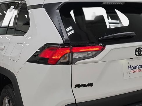 Certified 2024 Toyota RAV4 XLE w/ Convenience Package AWD/4WD image 31