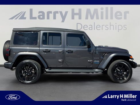 Used 2021 Jeep Wrangler Unlimited Sahara image 6