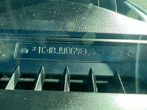 Used 2014 Jeep Wrangler Unlimited Sport image 14