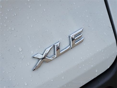 New 2026 Toyota Sienna XLE image 8