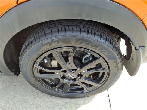 Used 2023 Nissan Kicks SR w/ Interior Electronics Package image 18