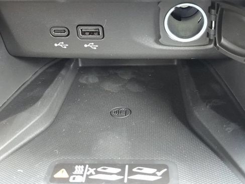 Used 2024 Buick Envista Sport Touring w/ Convenience I Package FWD image 8