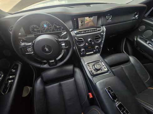 Used 2020 Rolls-Royce Cullinan Black Badge image 10