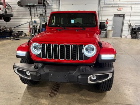 Certified 2025 Jeep Wrangler Unlimited Sahara AWD/4WD image 35