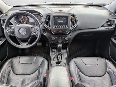 Used 2019 Jeep Cherokee Trailhawk image 18
