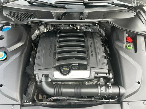 Used 2017 Porsche Cayenne AWD/4WD image 50
