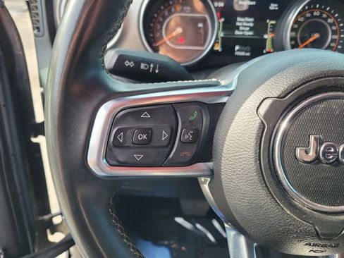 Used 2018 Jeep Wrangler Unlimited Sahara image 13