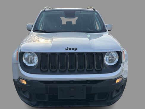 Used 2018 Jeep Renegade Altitude AWD/4WD image 34