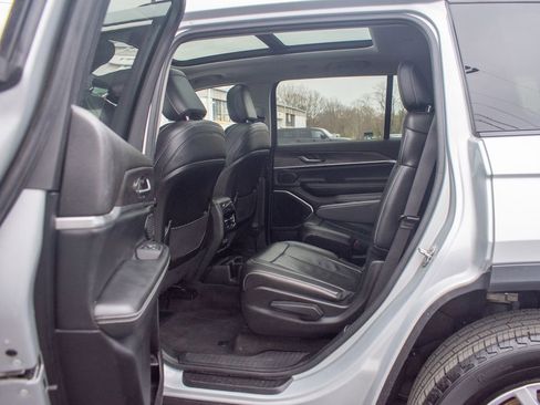 Used 2021 Jeep Grand Cherokee L Limited image 32
