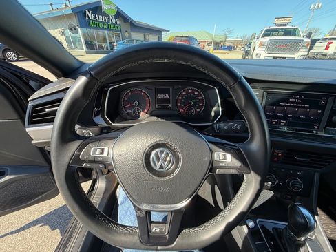 Used 2019 Volkswagen Jetta R-Line image 19