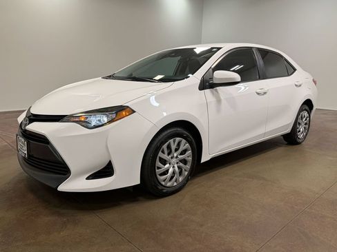 Used 2017 Toyota Corolla L FWD image 39