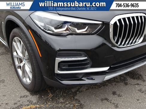 Used 2022 BMW X5 xDrive40i w/ Parking Assistance Package AWD/4WD image 11