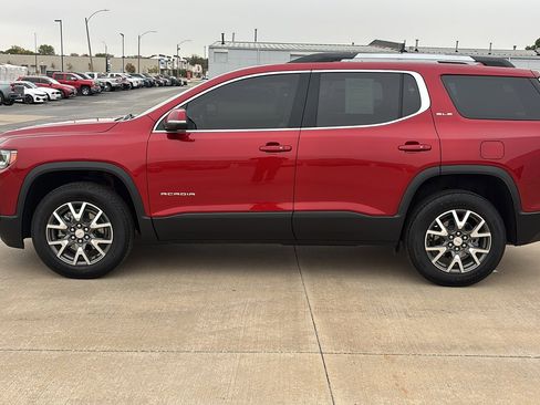 Used 2023 GMC Acadia SLE w/ Driver Convenience Package image 6