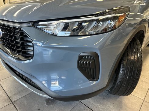 Used 2023 Ford Escape Active w/ Tech Pack #2 image 17