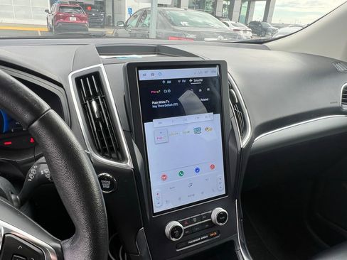 Used 2022 Ford Edge Titanium w/ Equipment Group 301A image 8