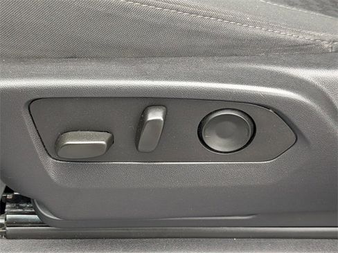 Used 2023 Chevrolet Silverado 1500 Custom image 19