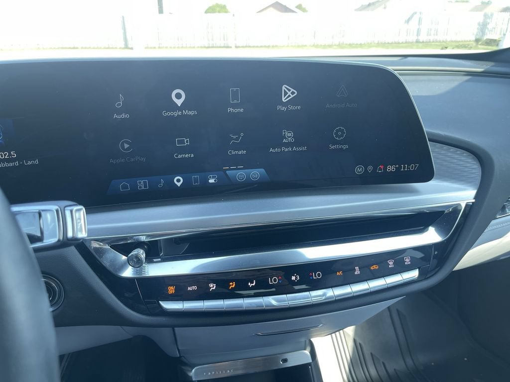 Certified 2024 Cadillac Lyriq Luxury AWD/4WD image 18