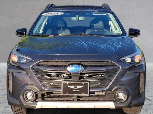Used 2023 Subaru Outback Limited AWD/4WD image 2