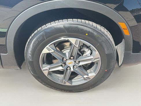 Used 2025 Chevrolet Blazer LT AWD/4WD image 11
