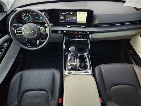 Certified 2024 Kia Carnival SX image 23