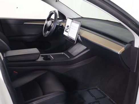 Used 2023 Tesla Model Y Long Range AWD/4WD image 28