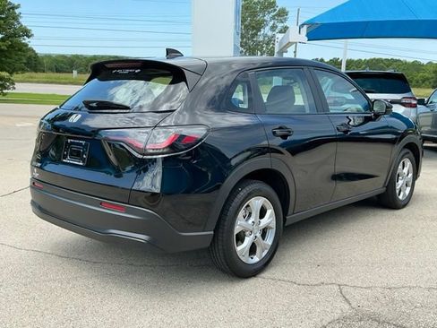 Used 2025 Honda HR-V LX image 3