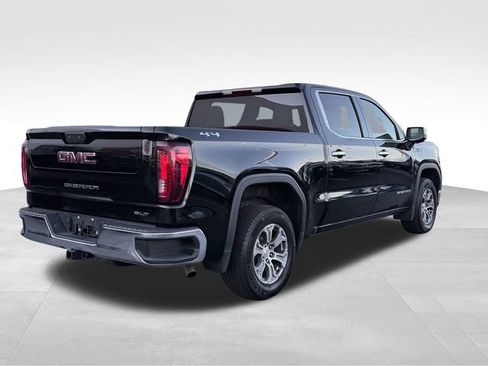 Used 2025 GMC Sierra 1500 SLT image 3