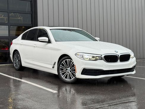 Used 2019 BMW 530i Sedan w/ Convenience Package RWD image 2