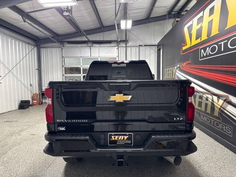 Used 2022 Chevrolet Silverado 2500 LTZ w/ Z71 Chrome Sport Edition AWD/4WD image 21
