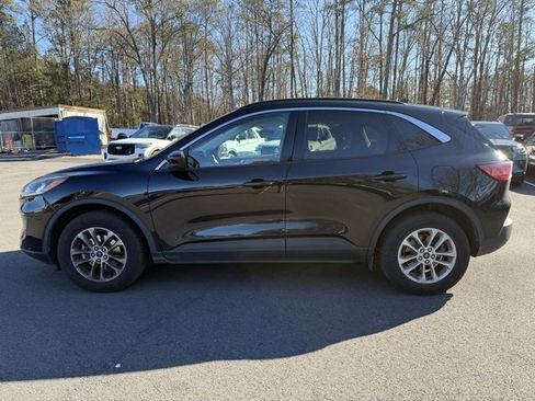 Used 2021 Ford Escape SE w/ Cold Weather Package image 2