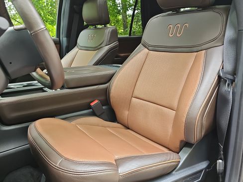 Used 2025 Ford Expedition King Ranch AWD/4WD image 31