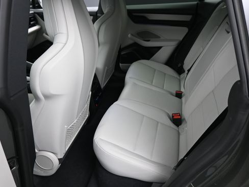 Certified 2024 Porsche Macan 4 Electric image 6