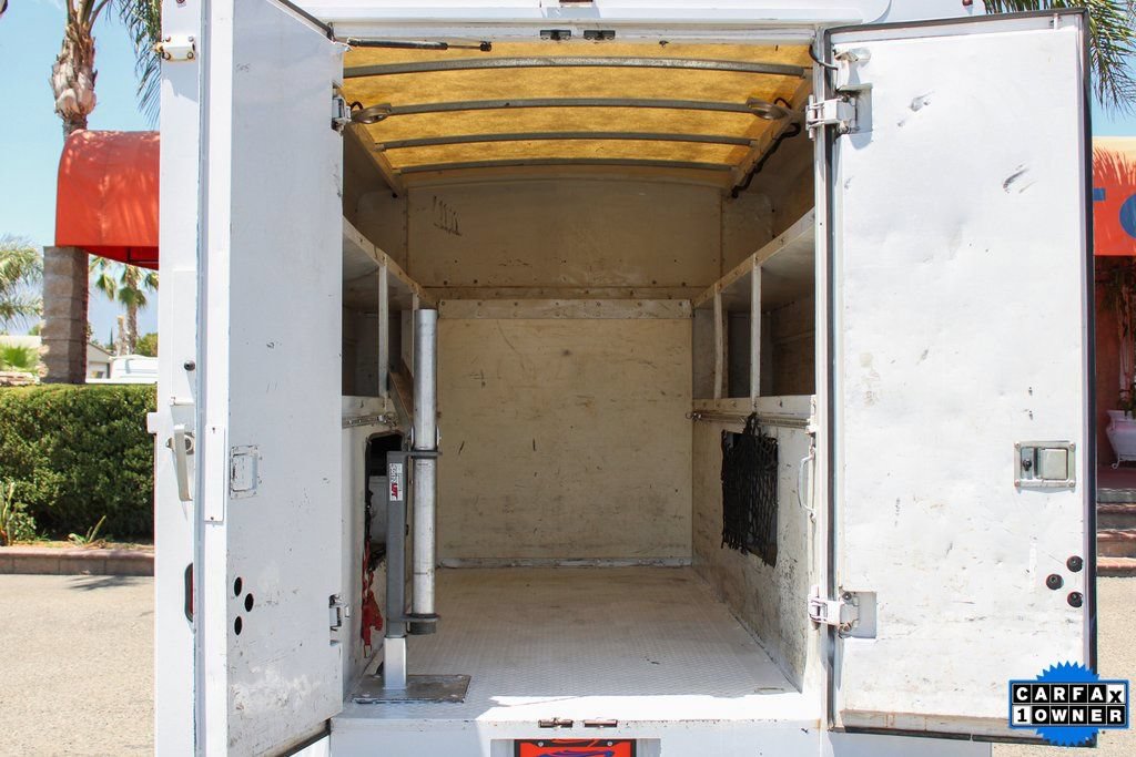 Used 2019 Ford Transit 250 138 RWD image 8