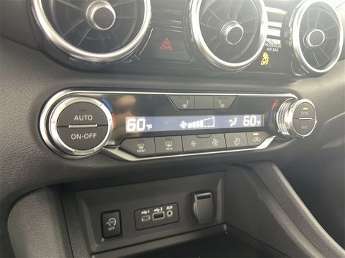New 2025 Nissan Sentra SR image 17