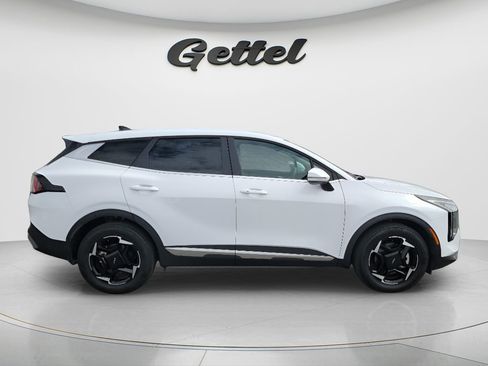 Used 2026 Kia Sportage EX image 3