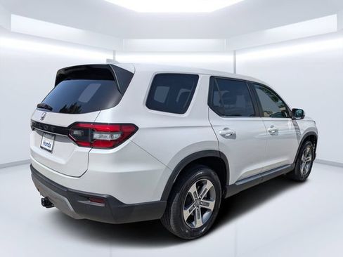 Used 2023 Honda Pilot EX-L image 3